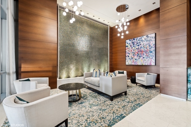 1211 S Prairie Avenue Unit: 3401