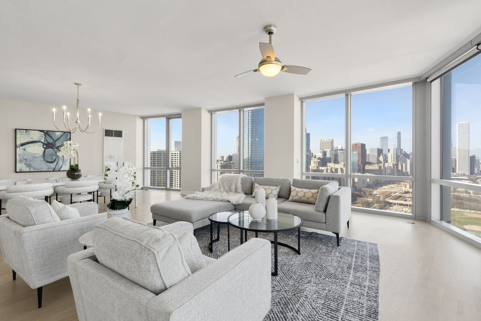 1211 S Prairie Avenue Unit: 3401