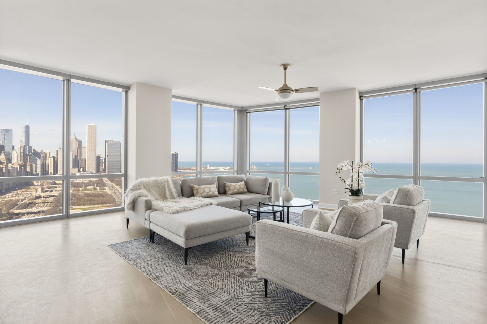 1211 S Prairie Avenue Unit: 3401