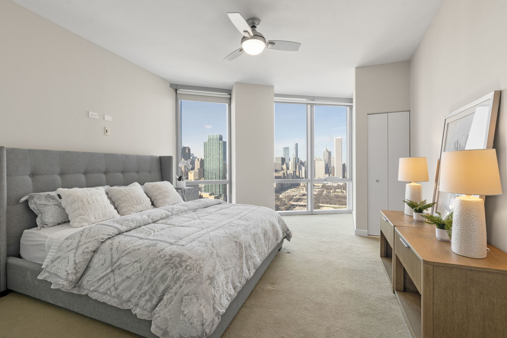 1211 S Prairie Avenue Unit: 3401