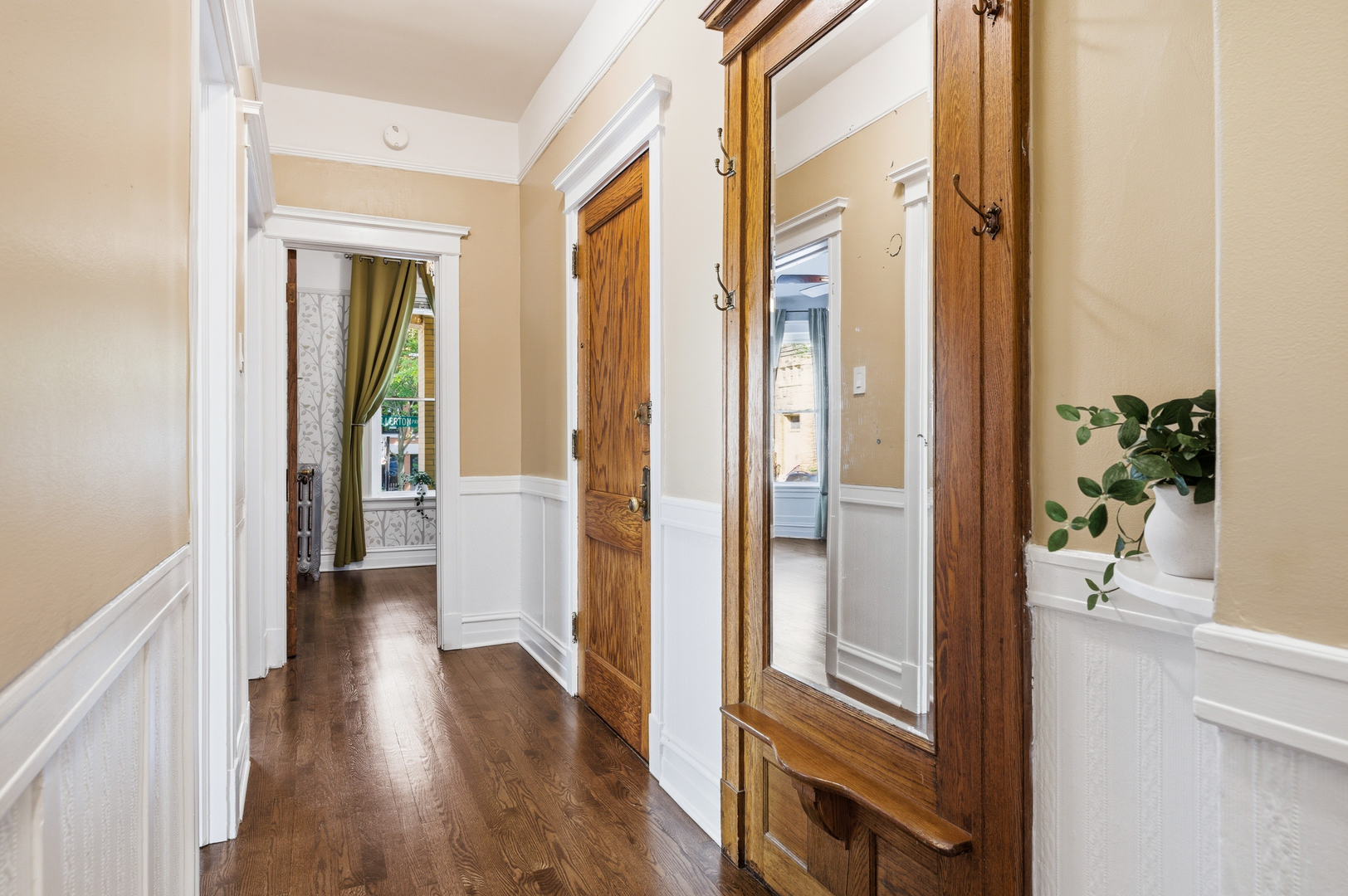 559 W Fullerton Parkway Unit: 1W