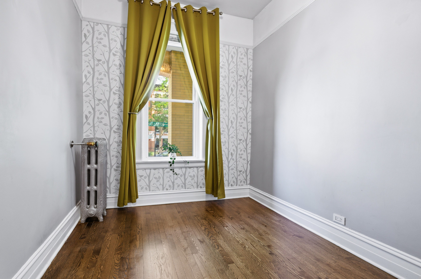 559 W Fullerton Parkway Unit: 1W