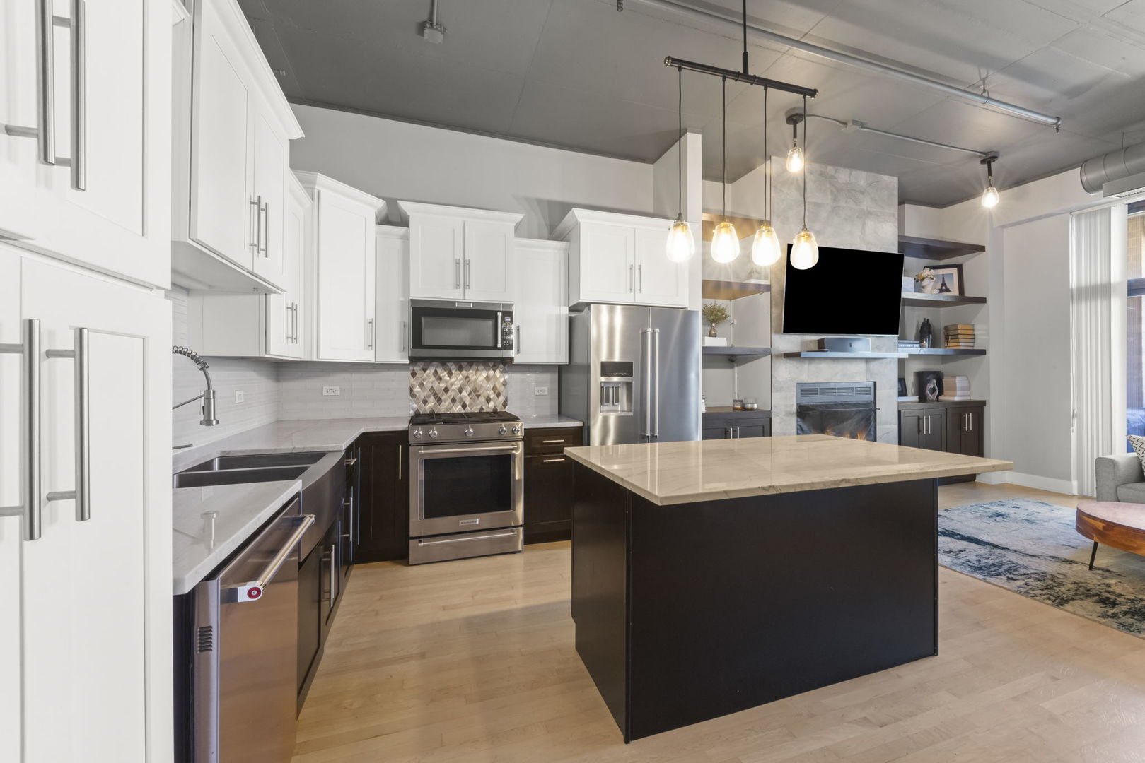 1301 W Madison Street Unit: 305