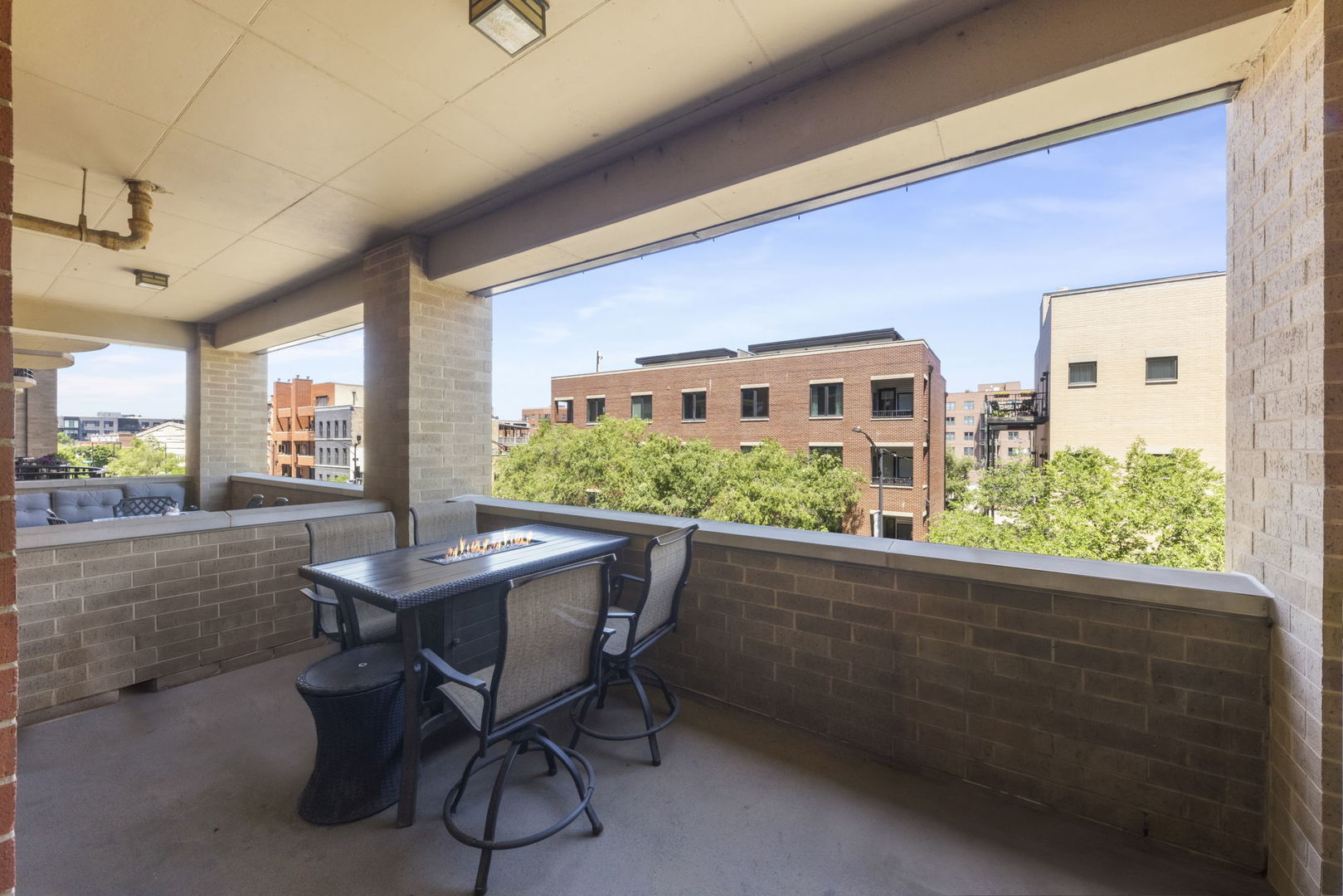 1301 W Madison Street Unit: 305