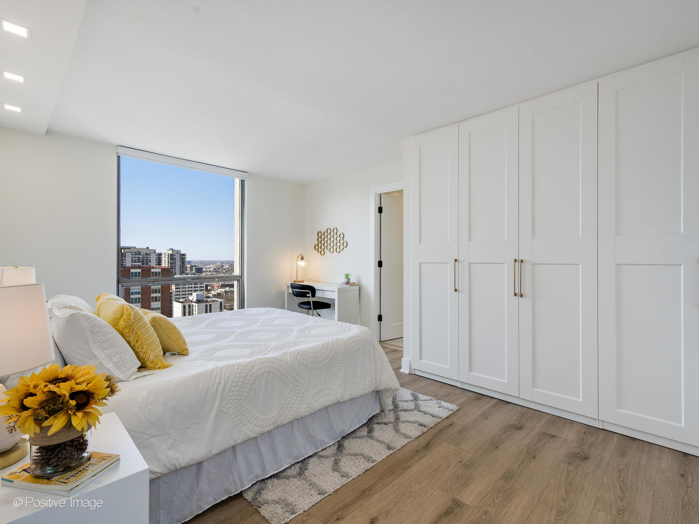 1310 N Ritchie Court Unit: 27B