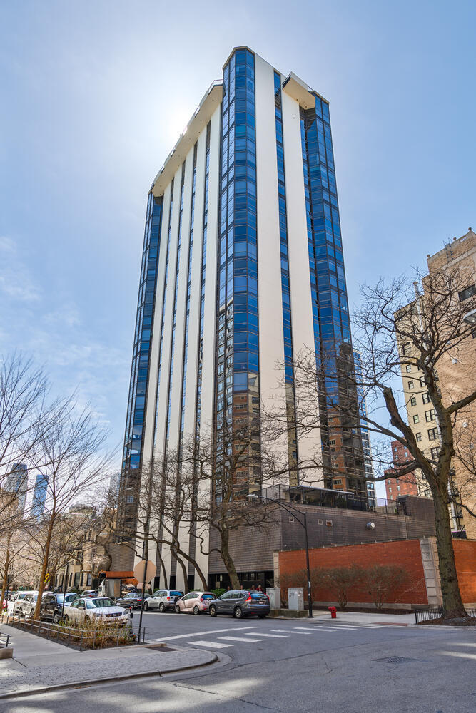 1310 N Ritchie Court Unit: 27B