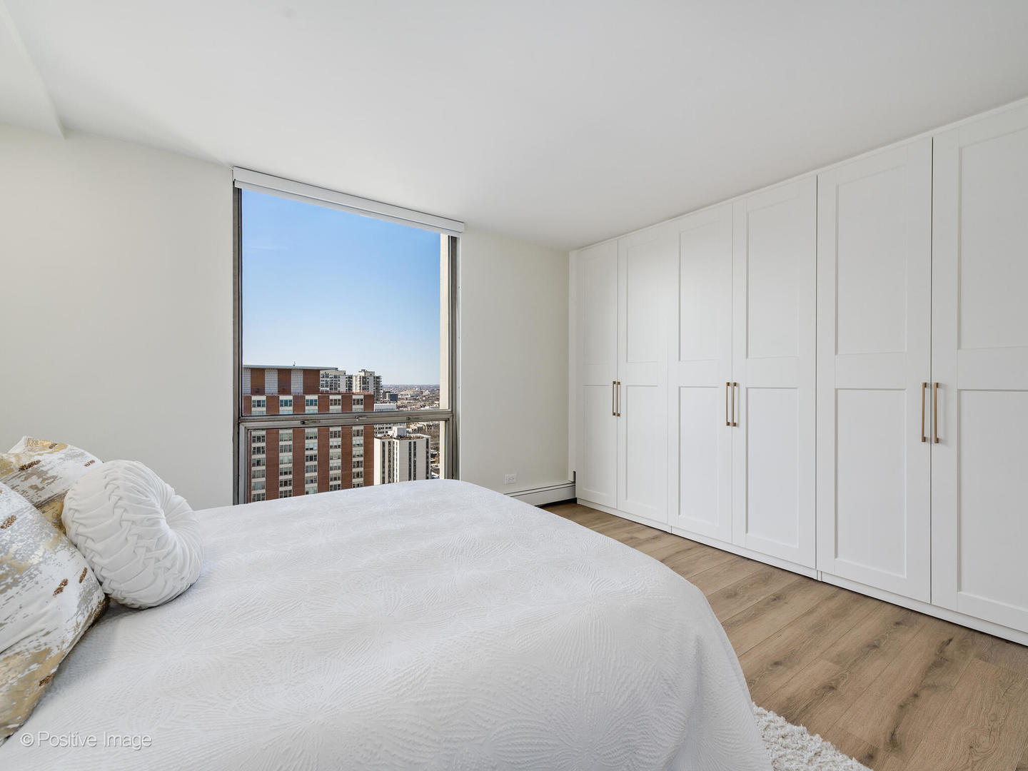 1310 N Ritchie Court Unit: 27B