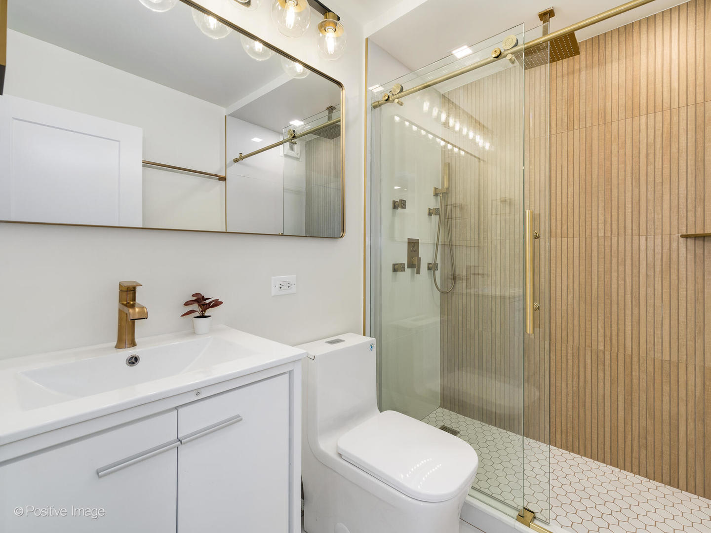 1310 N Ritchie Court Unit: 27B