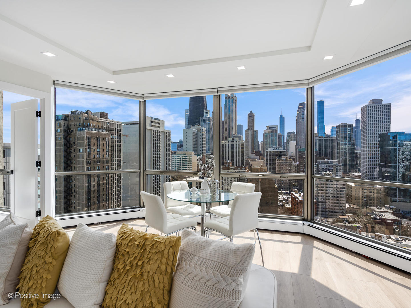 1310 N Ritchie Court Unit: 27B