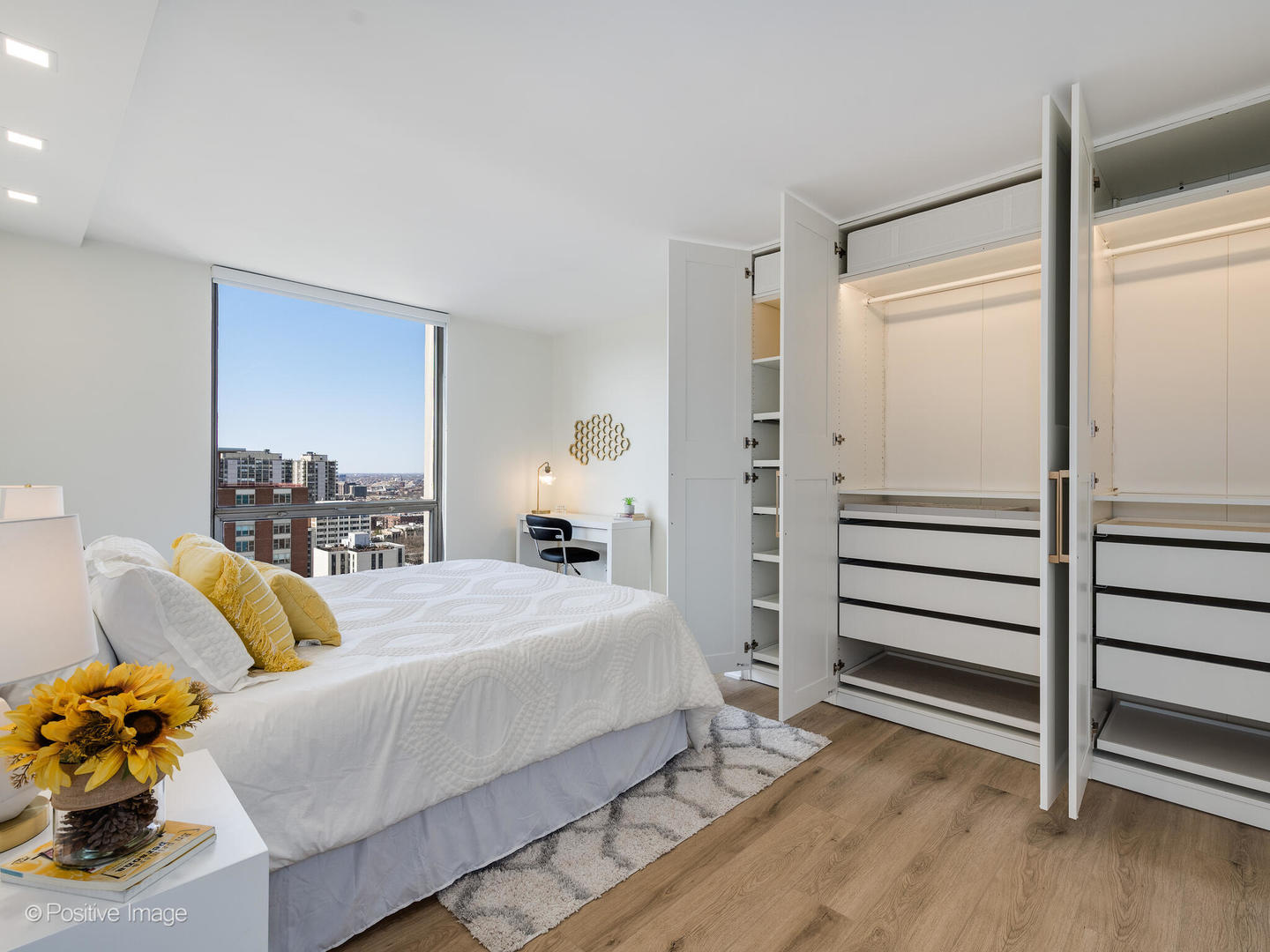 1310 N Ritchie Court Unit: 27B