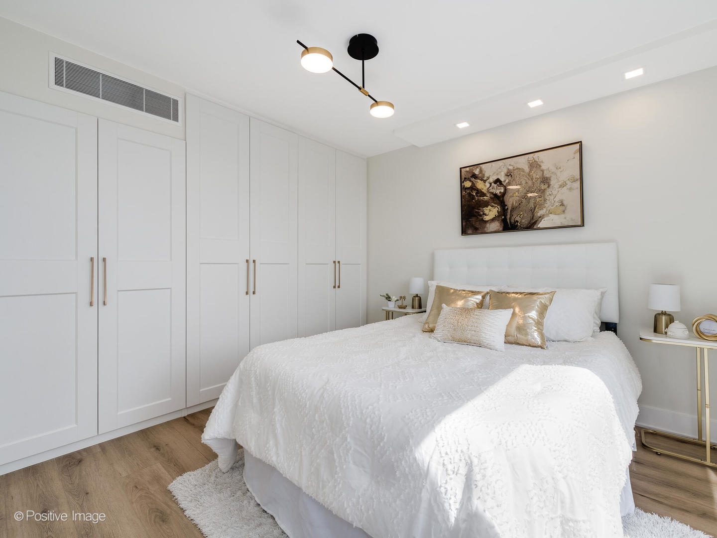 1310 N Ritchie Court Unit: 27B