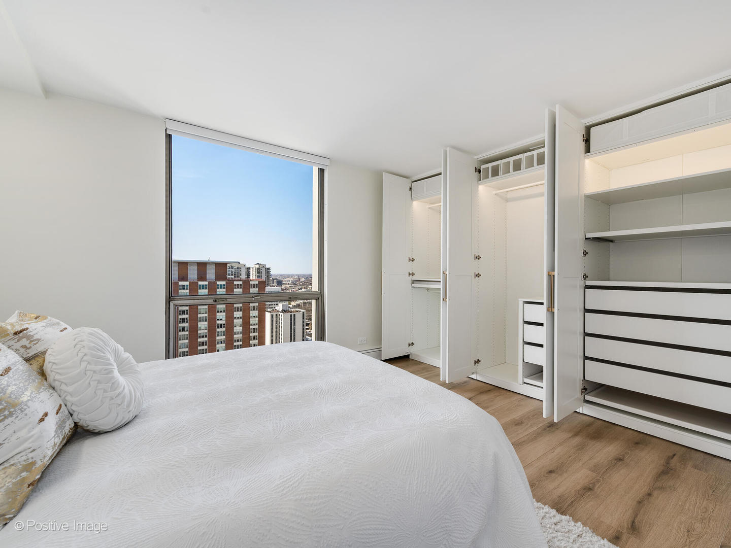 1310 N Ritchie Court Unit: 27B