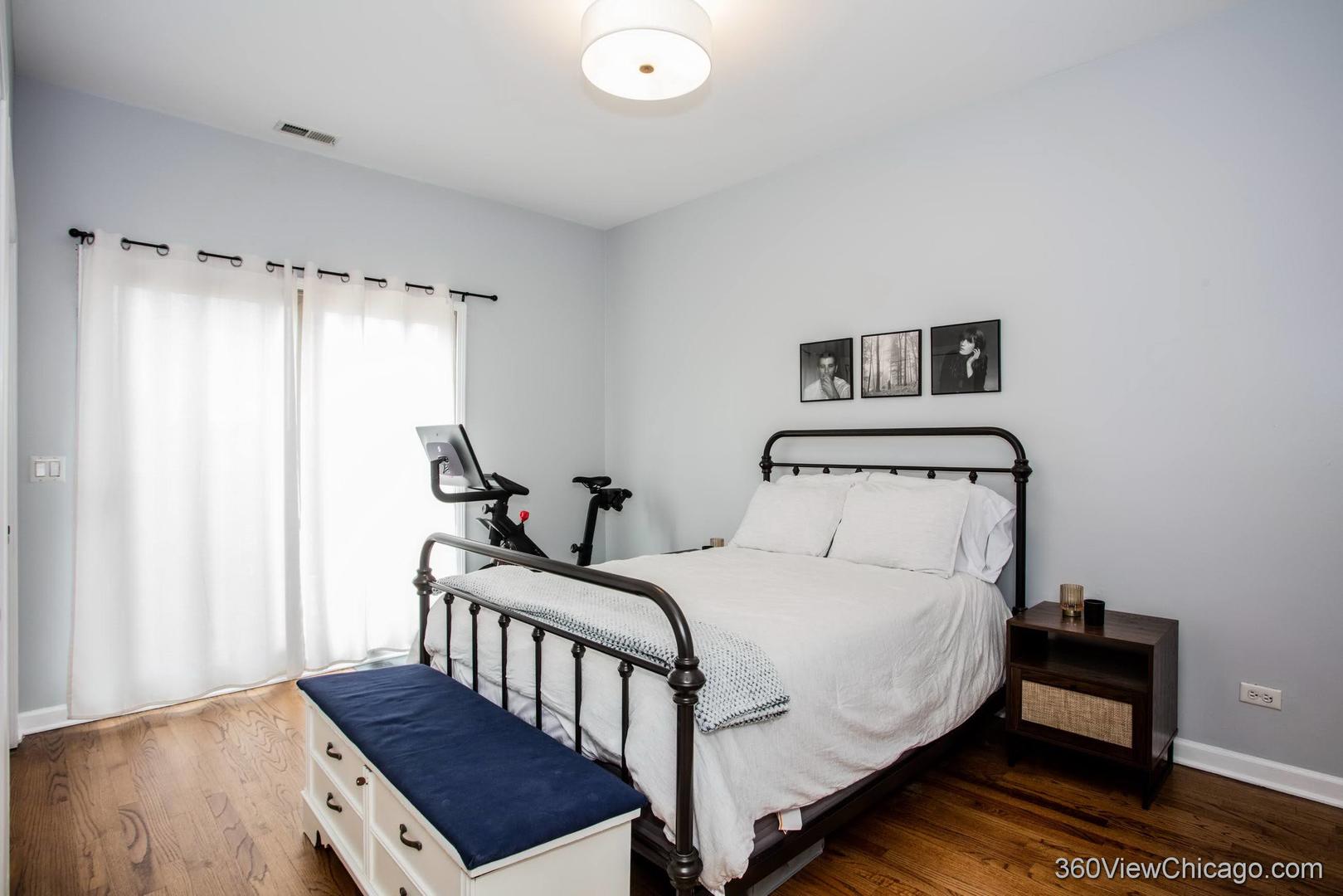 1534 N BOSWORTH Avenue Unit: 3