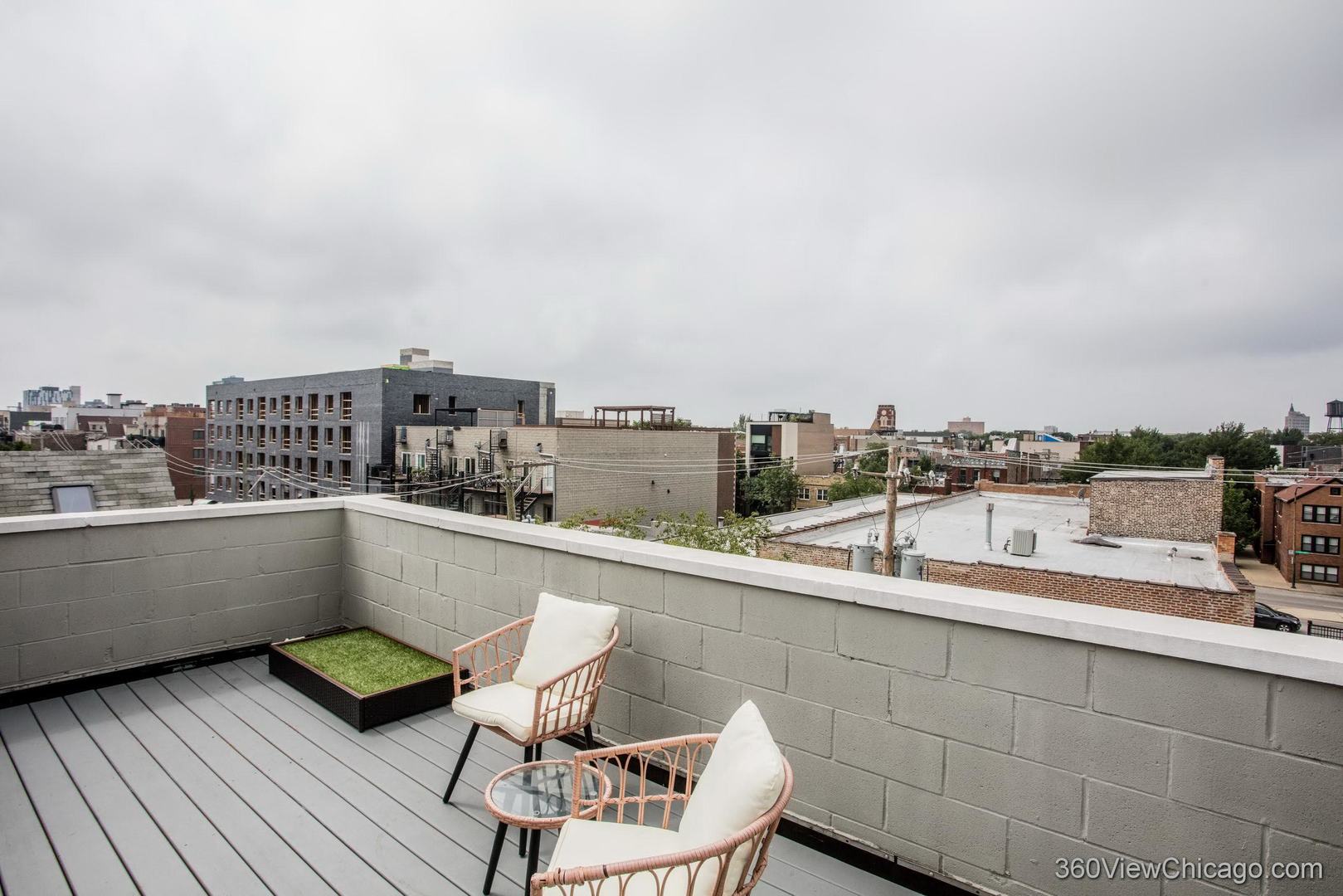 1534 N BOSWORTH Avenue Unit: 3