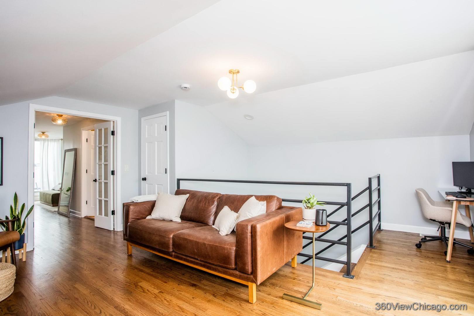1534 N BOSWORTH Avenue Unit: 3