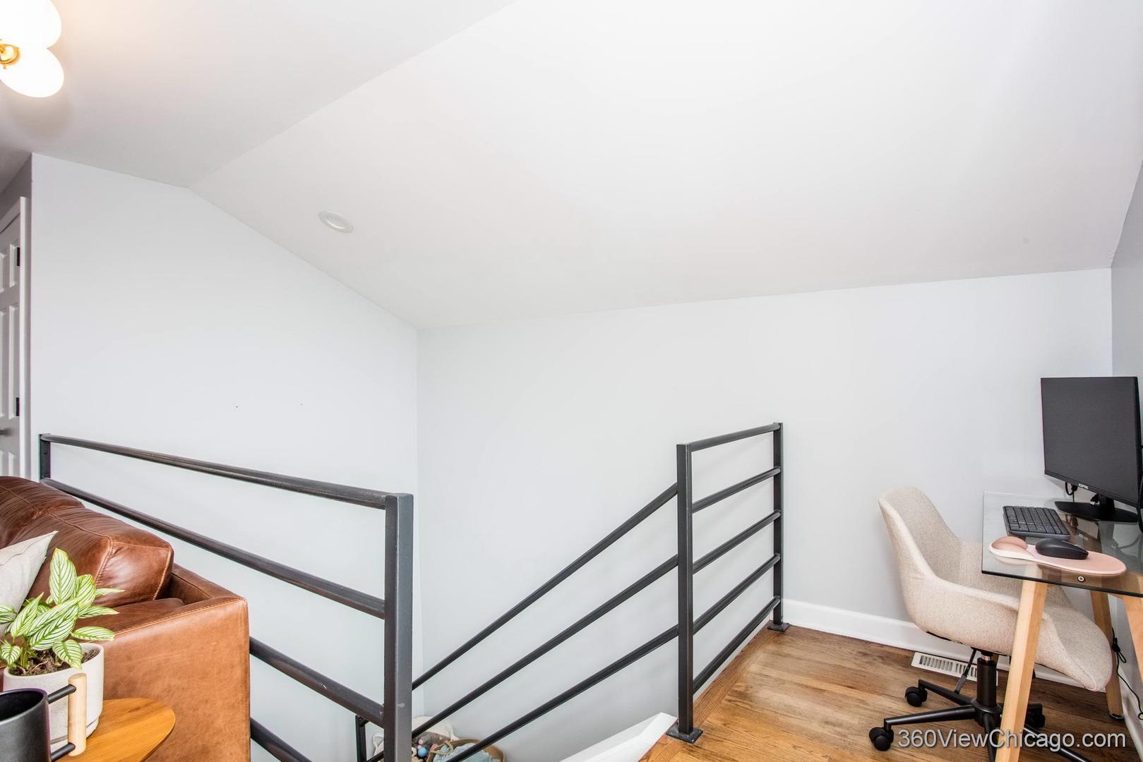 1534 N BOSWORTH Avenue Unit: 3