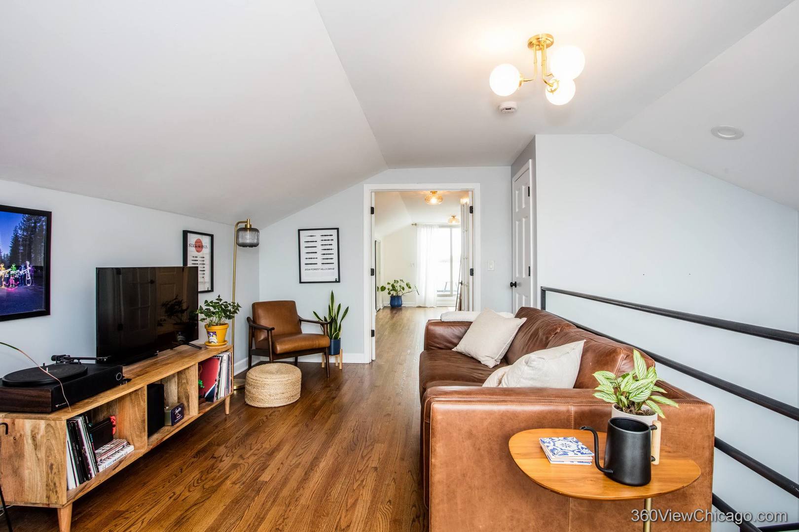 1534 N BOSWORTH Avenue Unit: 3