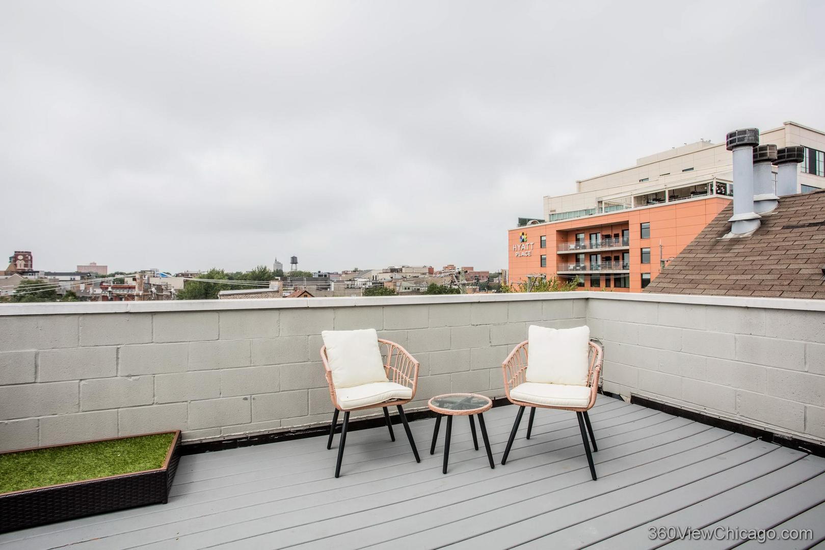 1534 N BOSWORTH Avenue Unit: 3