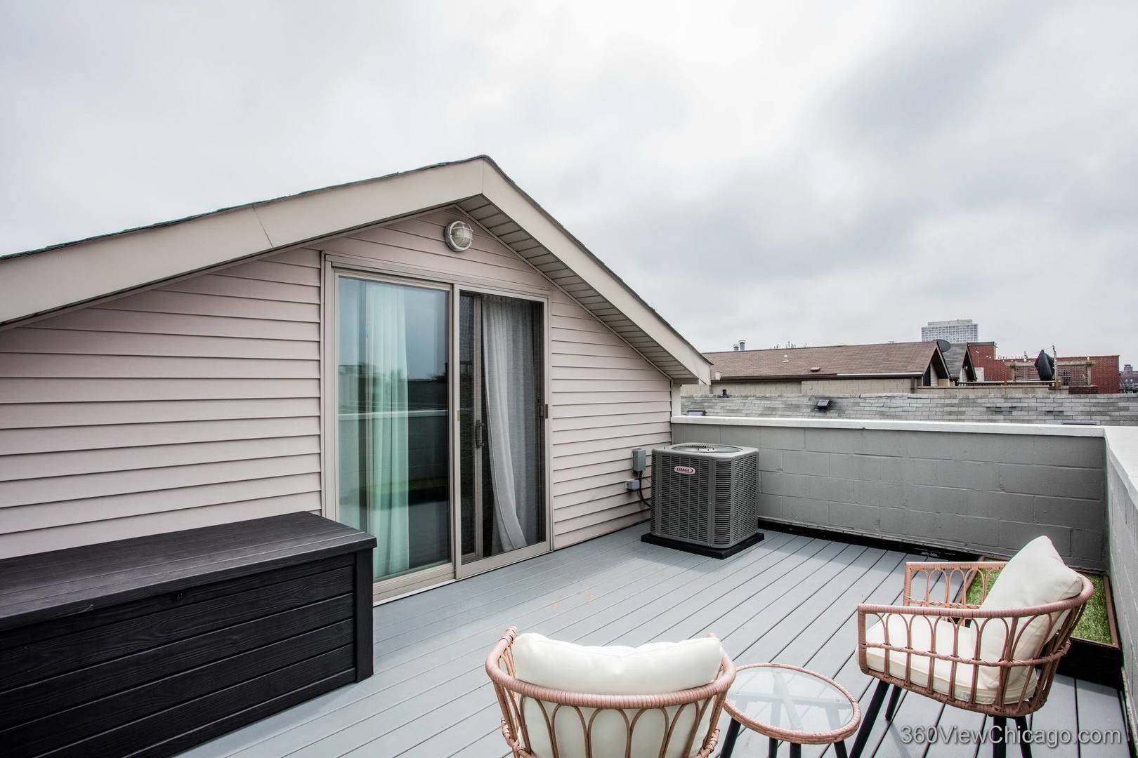 1534 N BOSWORTH Avenue Unit: 3