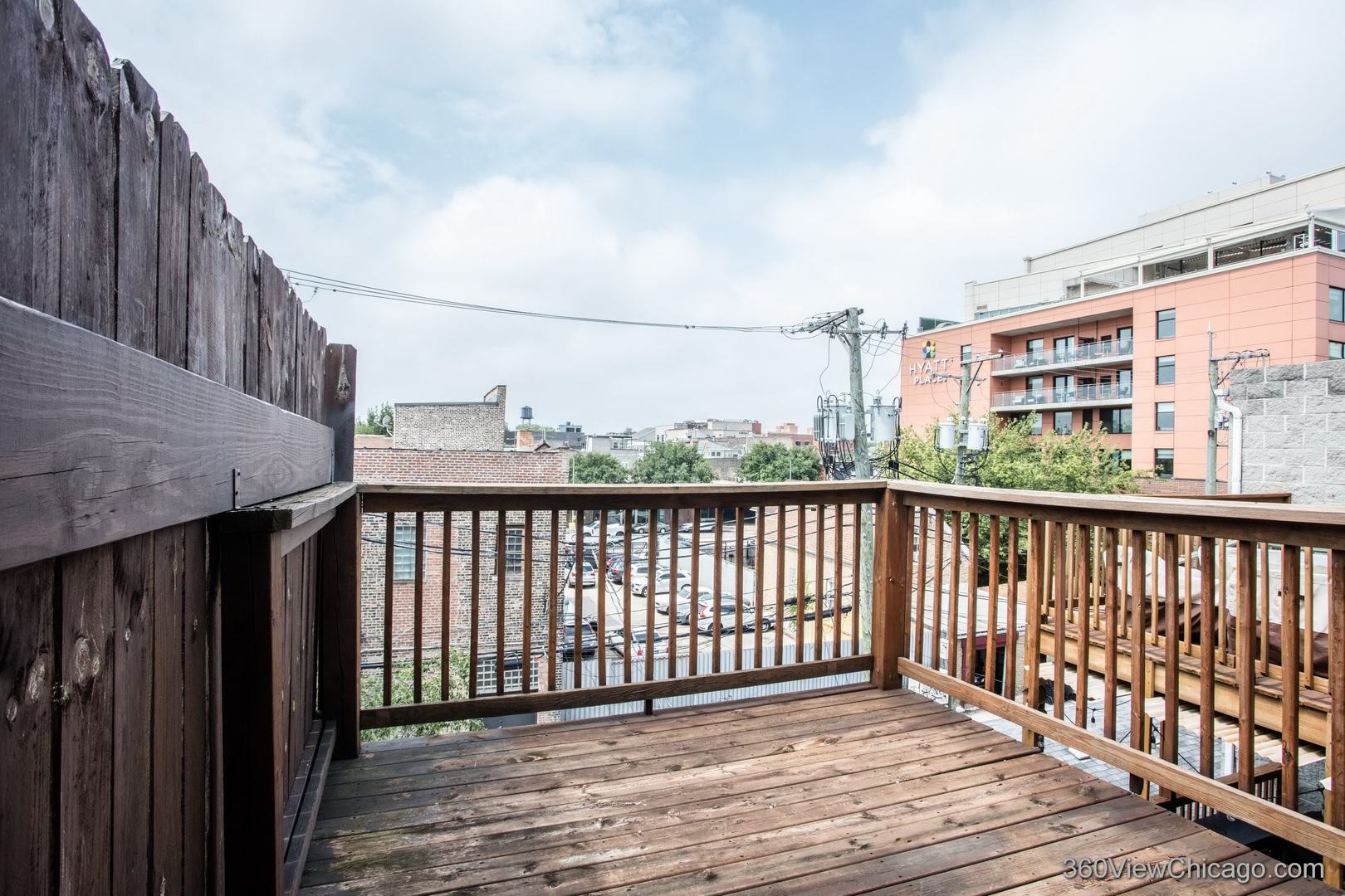 1534 N BOSWORTH Avenue Unit: 3