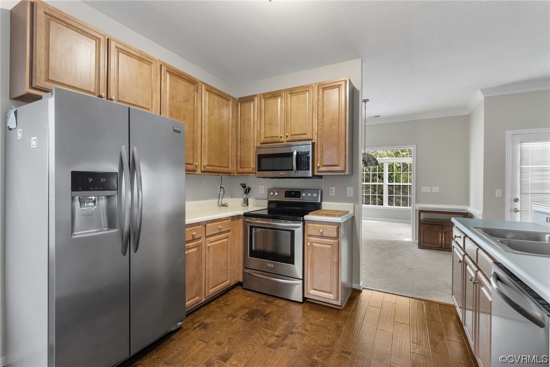 4220 English Holly Cir