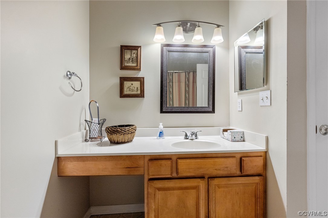 4220 English Holly Cir