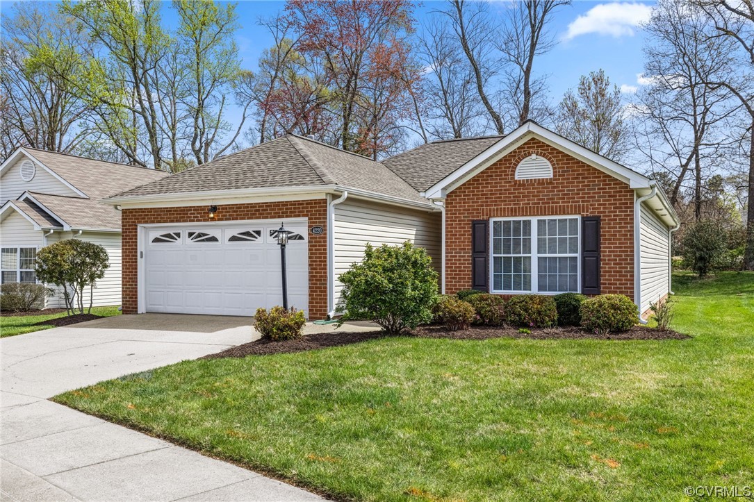 4220 English Holly Cir