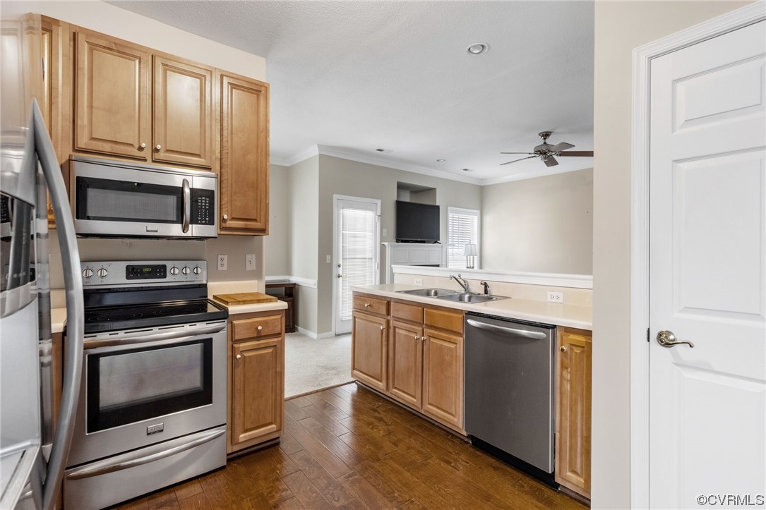 4220 English Holly Cir