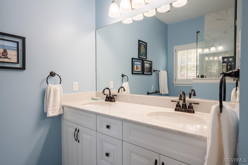 4232 English Holly Cir