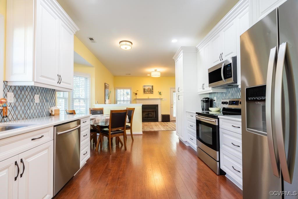 4232 English Holly Cir