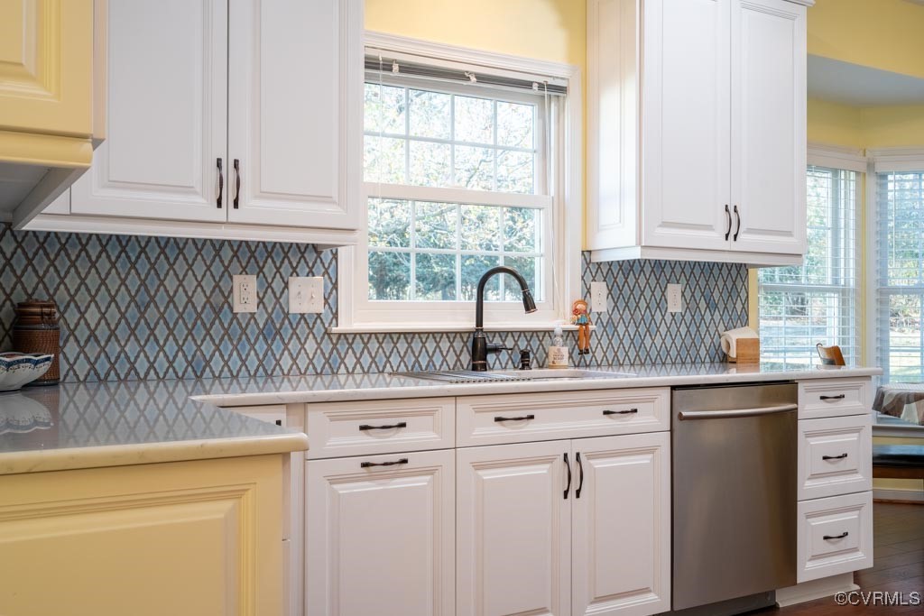 4232 English Holly Cir