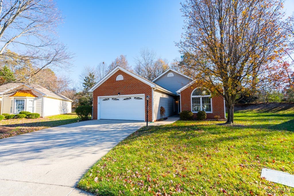 4232 English Holly Cir