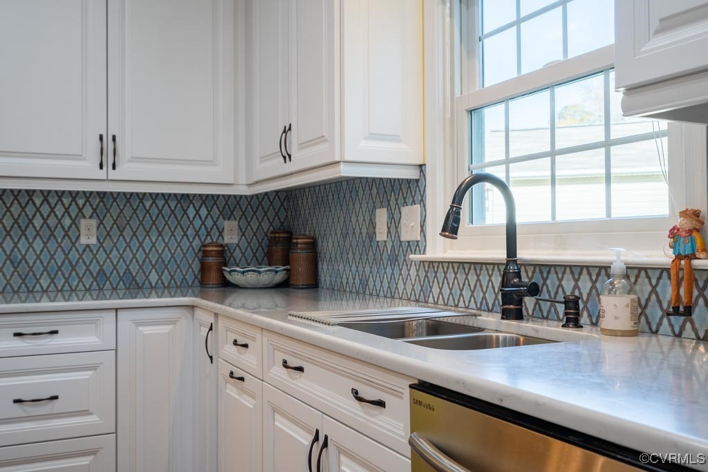 4232 English Holly Cir