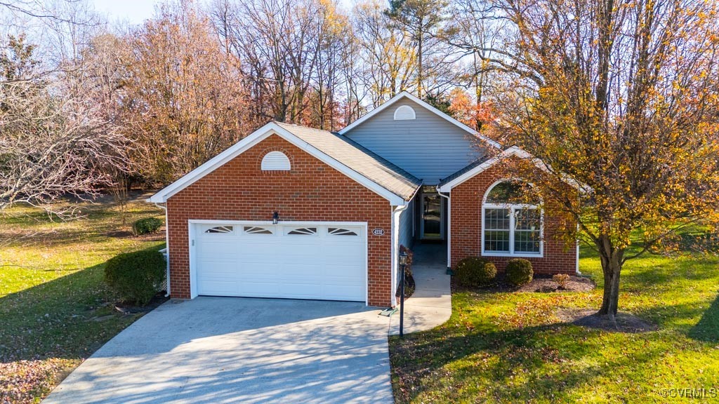 4232 English Holly Cir