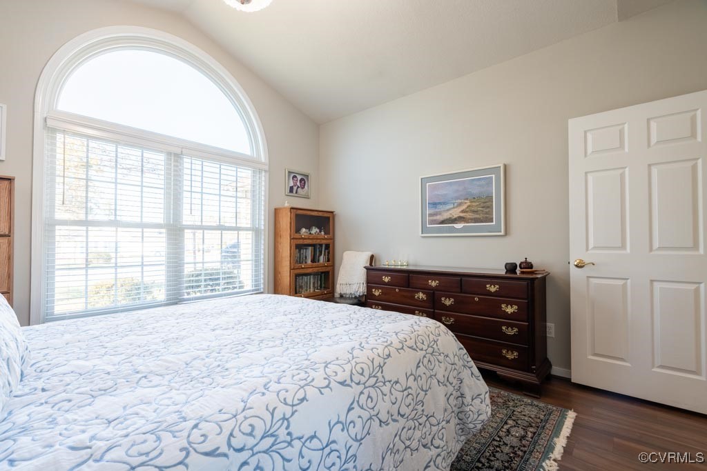 4232 English Holly Cir