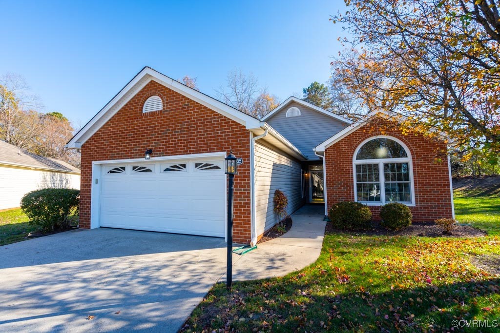 4232 English Holly Cir