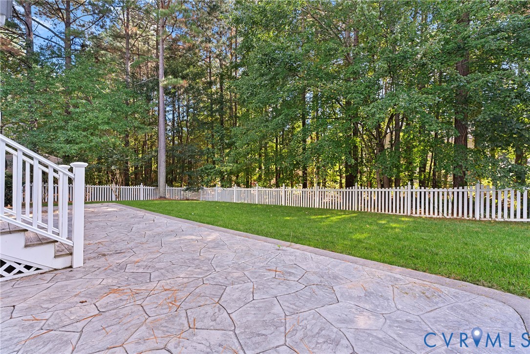 8401 Hampton Valley Dr