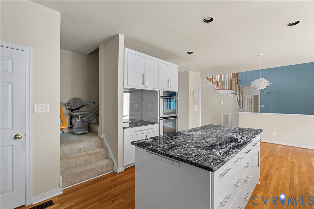 8401 Hampton Valley Dr