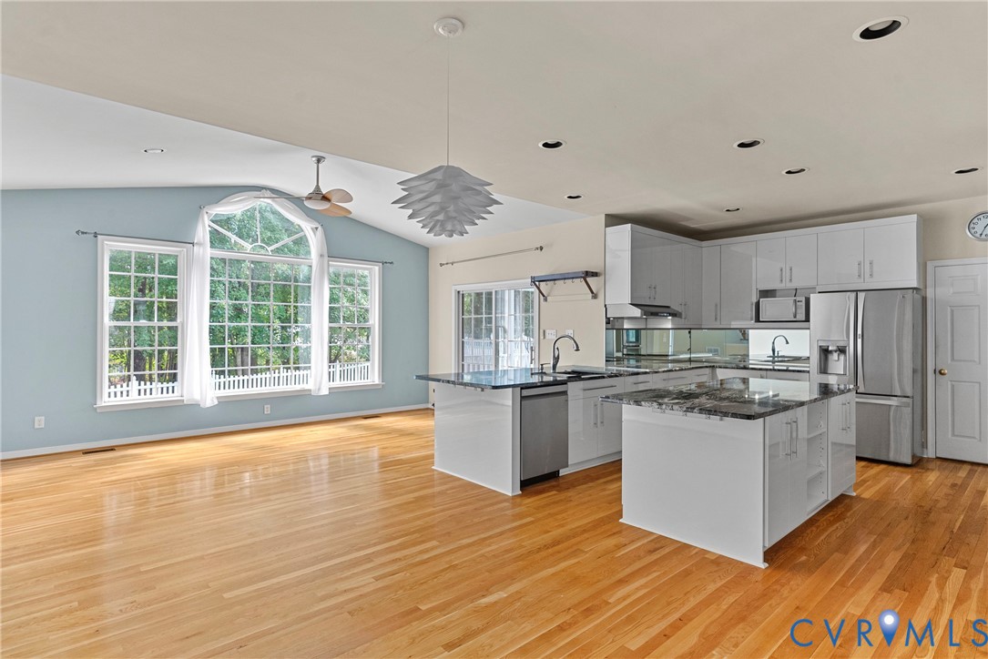 8401 Hampton Valley Dr