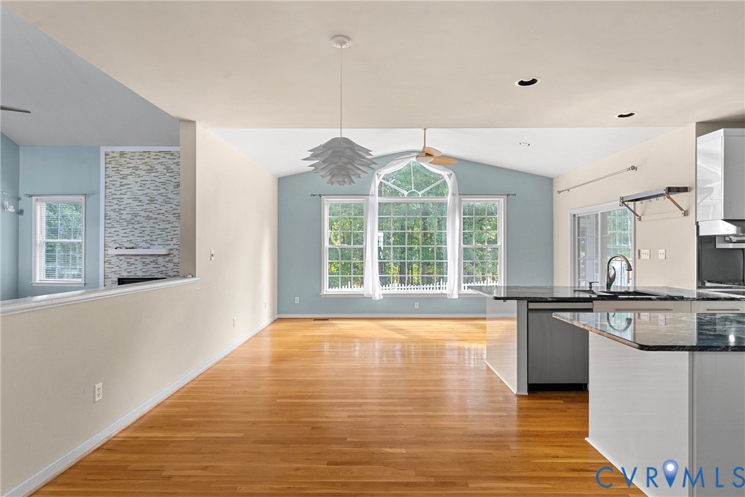 8401 Hampton Valley Dr