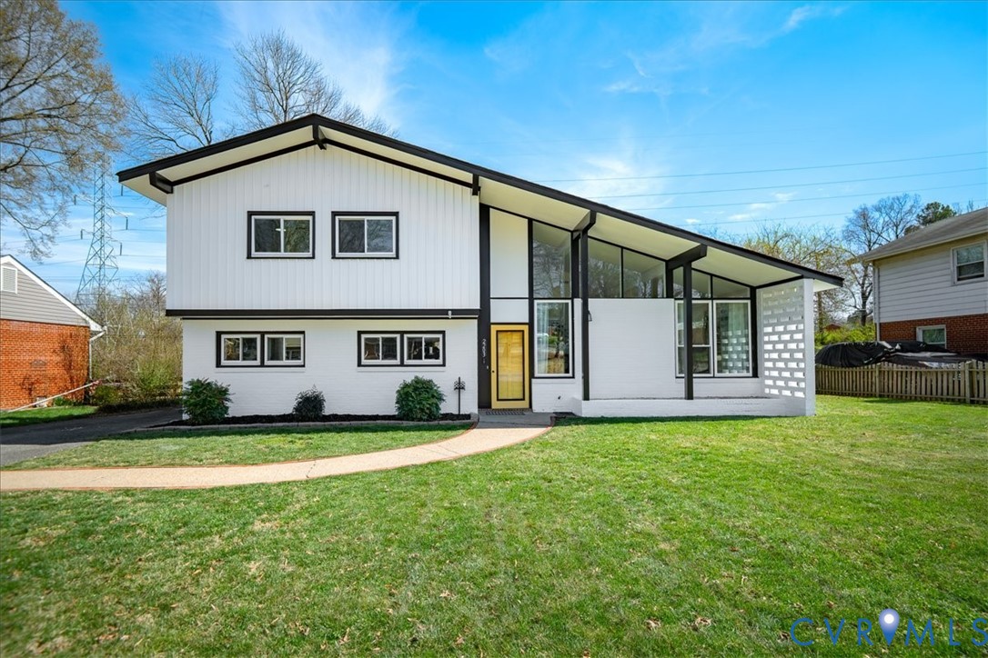 2203 Fon Du Lac Rd