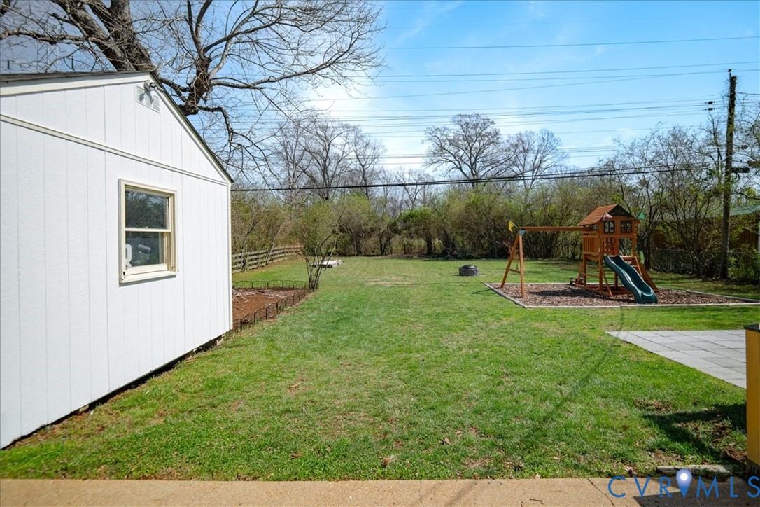 2203 Fon Du Lac Rd