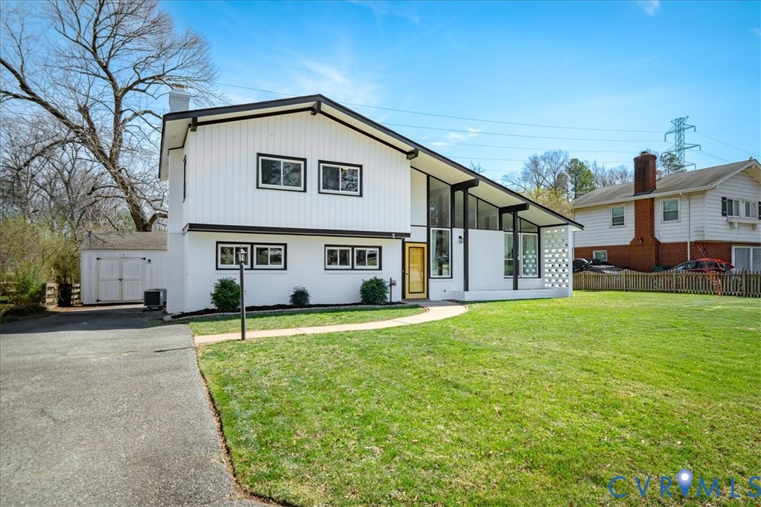 2203 Fon Du Lac Rd