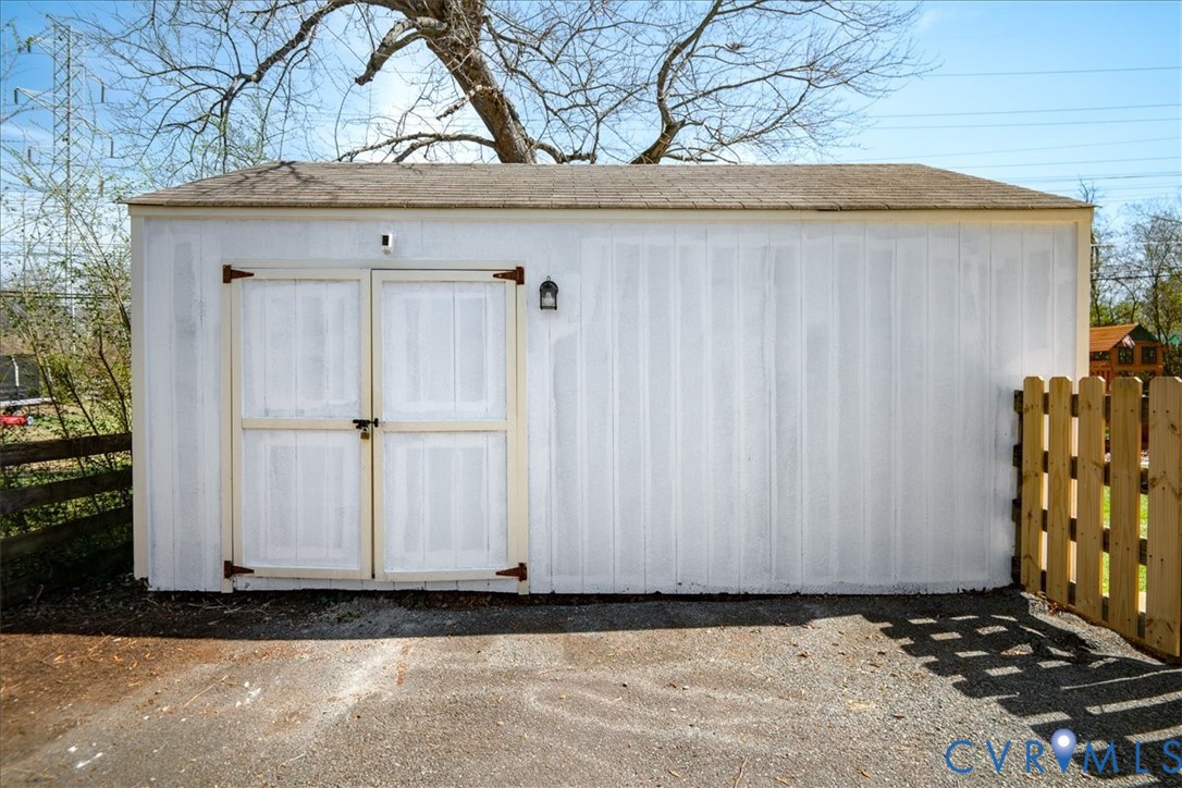 2203 Fon Du Lac Rd
