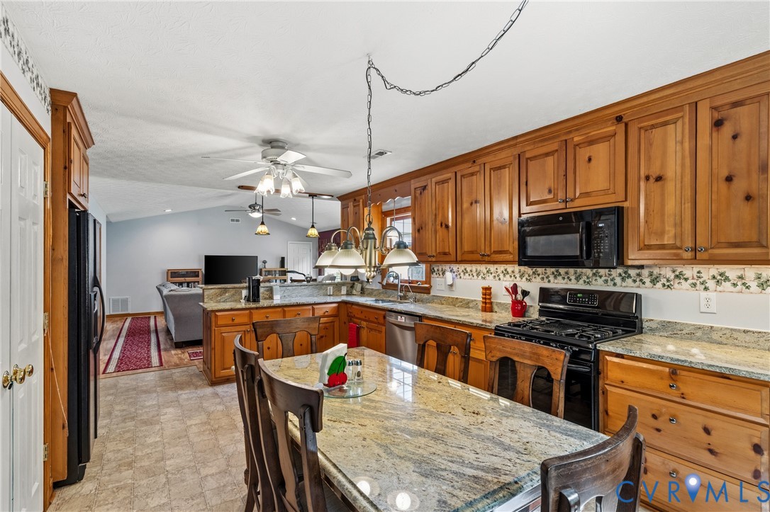 11470 Laurel Rd