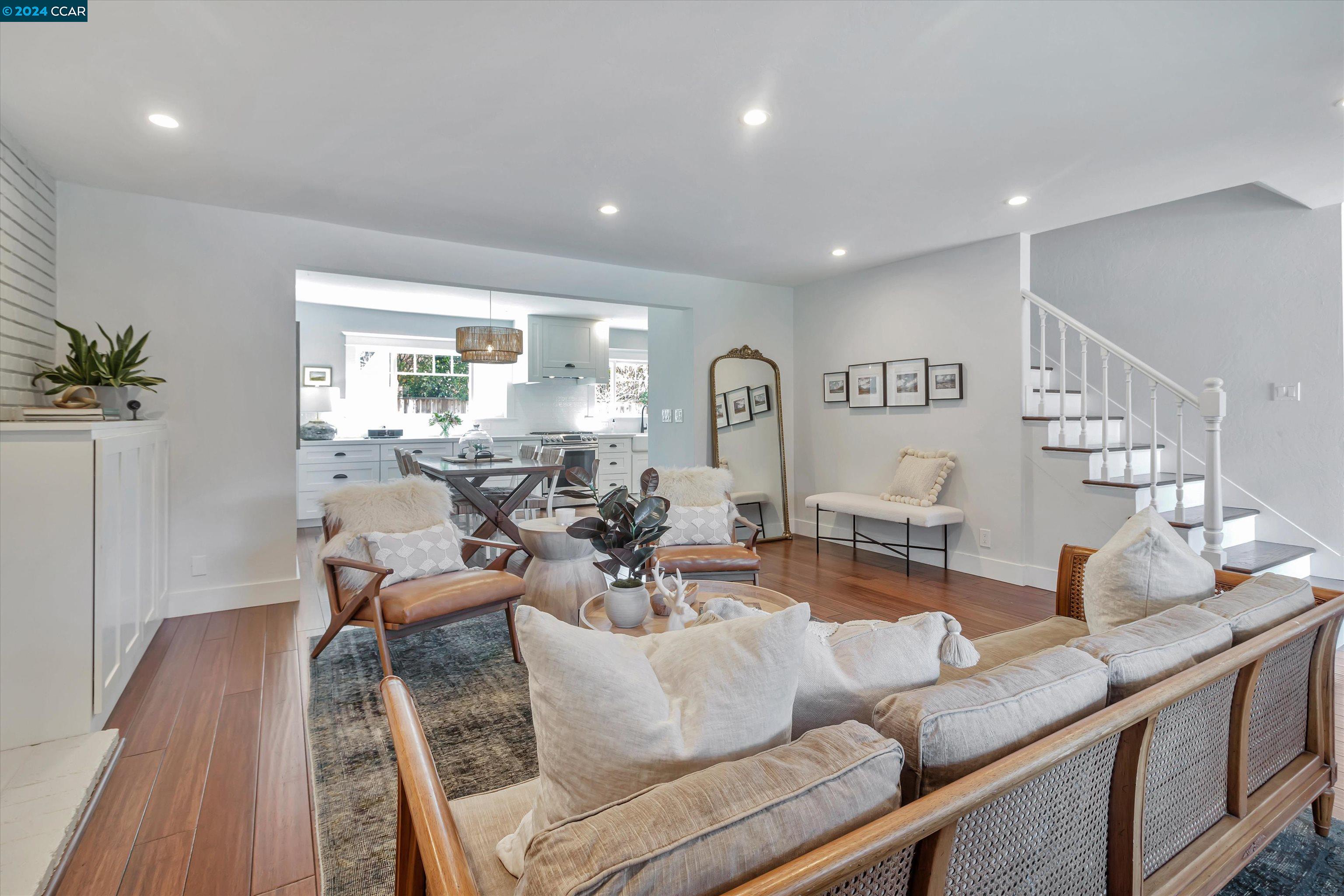 125 Whitethorne Dr