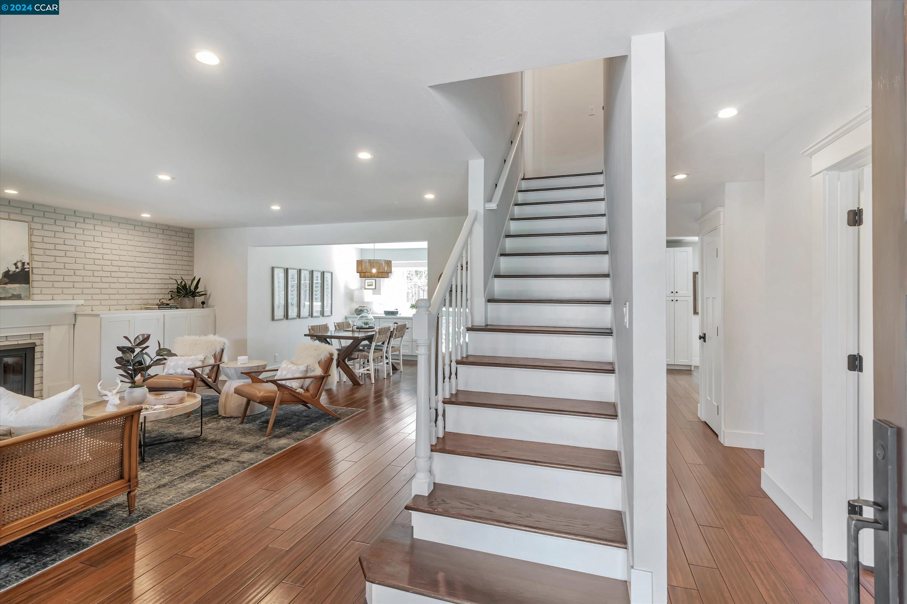 125 Whitethorne Dr