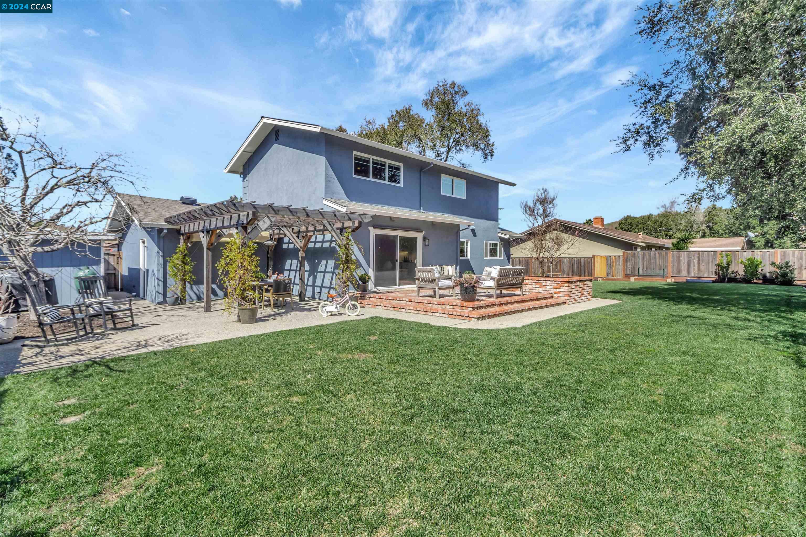 125 Whitethorne Dr