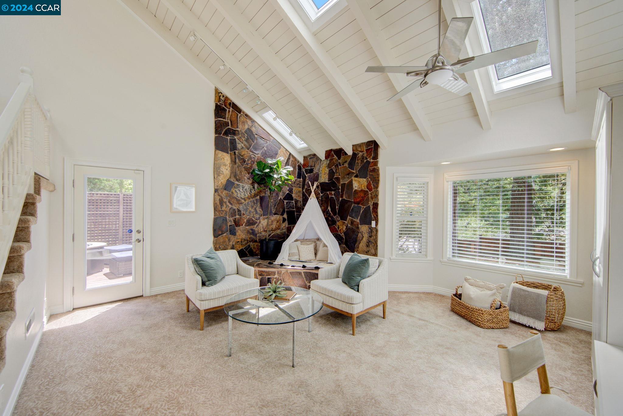 915 Grayson Lane