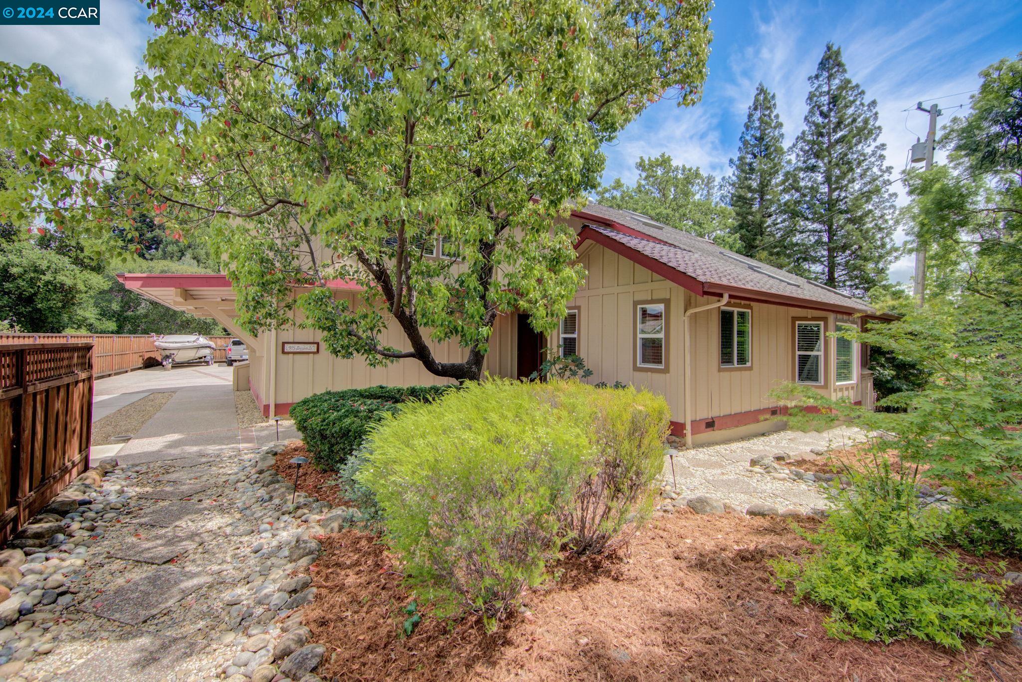 915 Grayson Lane